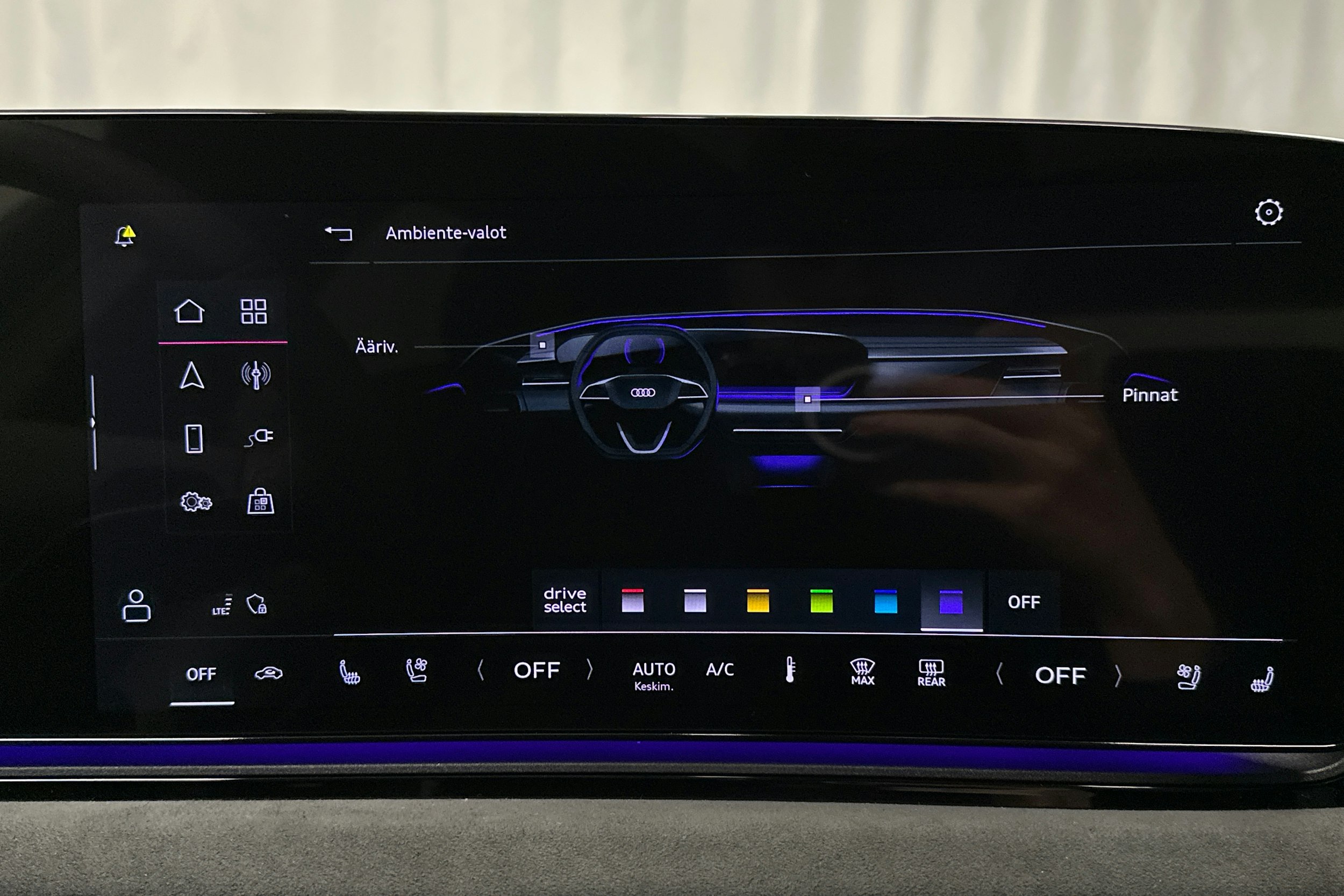 harmaa Audi S6 e-tron 2025 kuva 32.