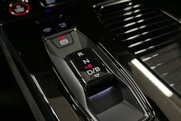 harmaa Audi S6 e-tron 2025 kuva 36.
