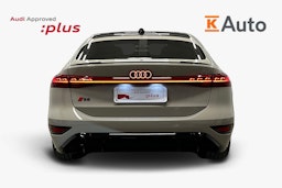 beige Audi S6 e-tron 2025 kuva 3.