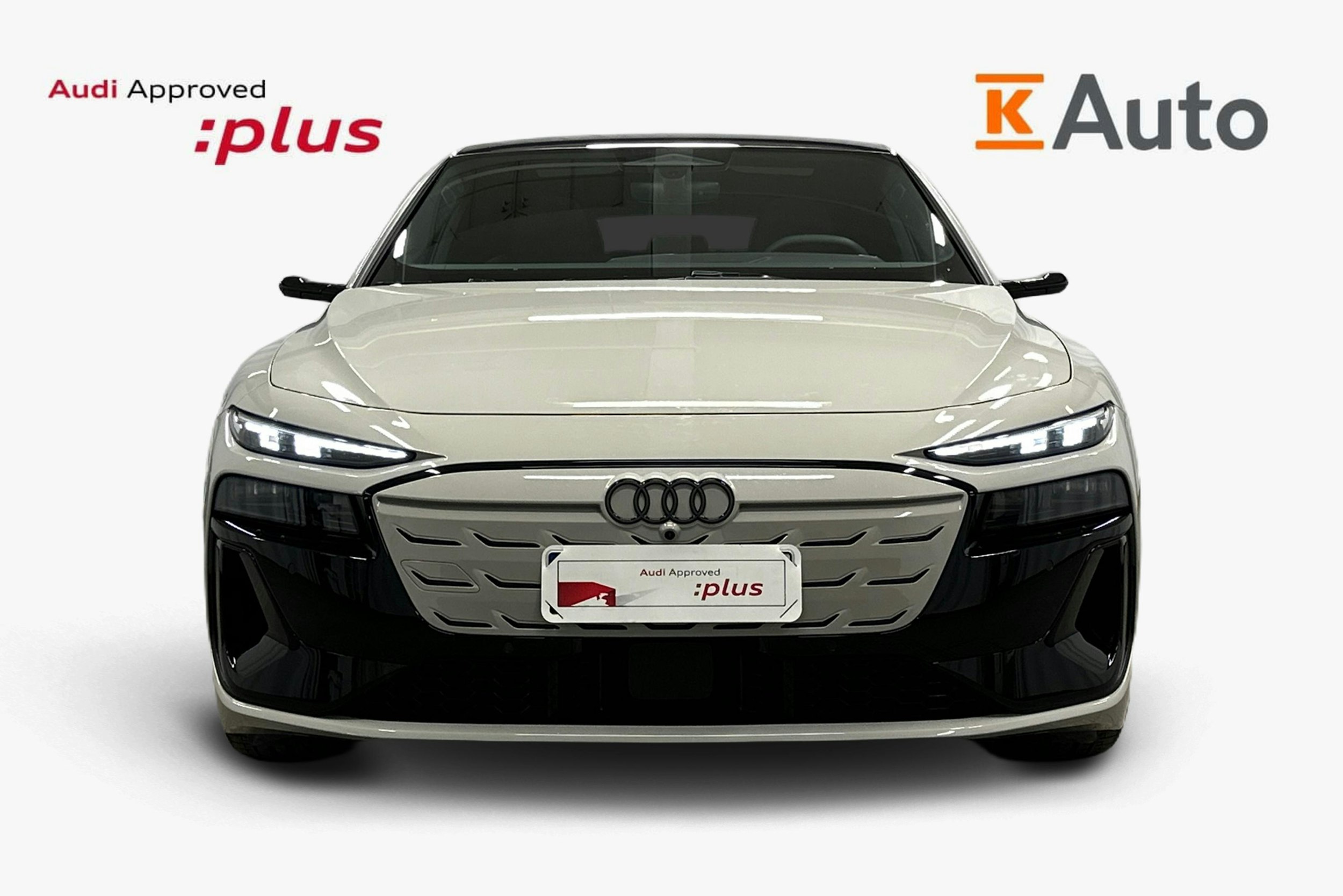 beige Audi S6 e-tron 2025 kuva 5.