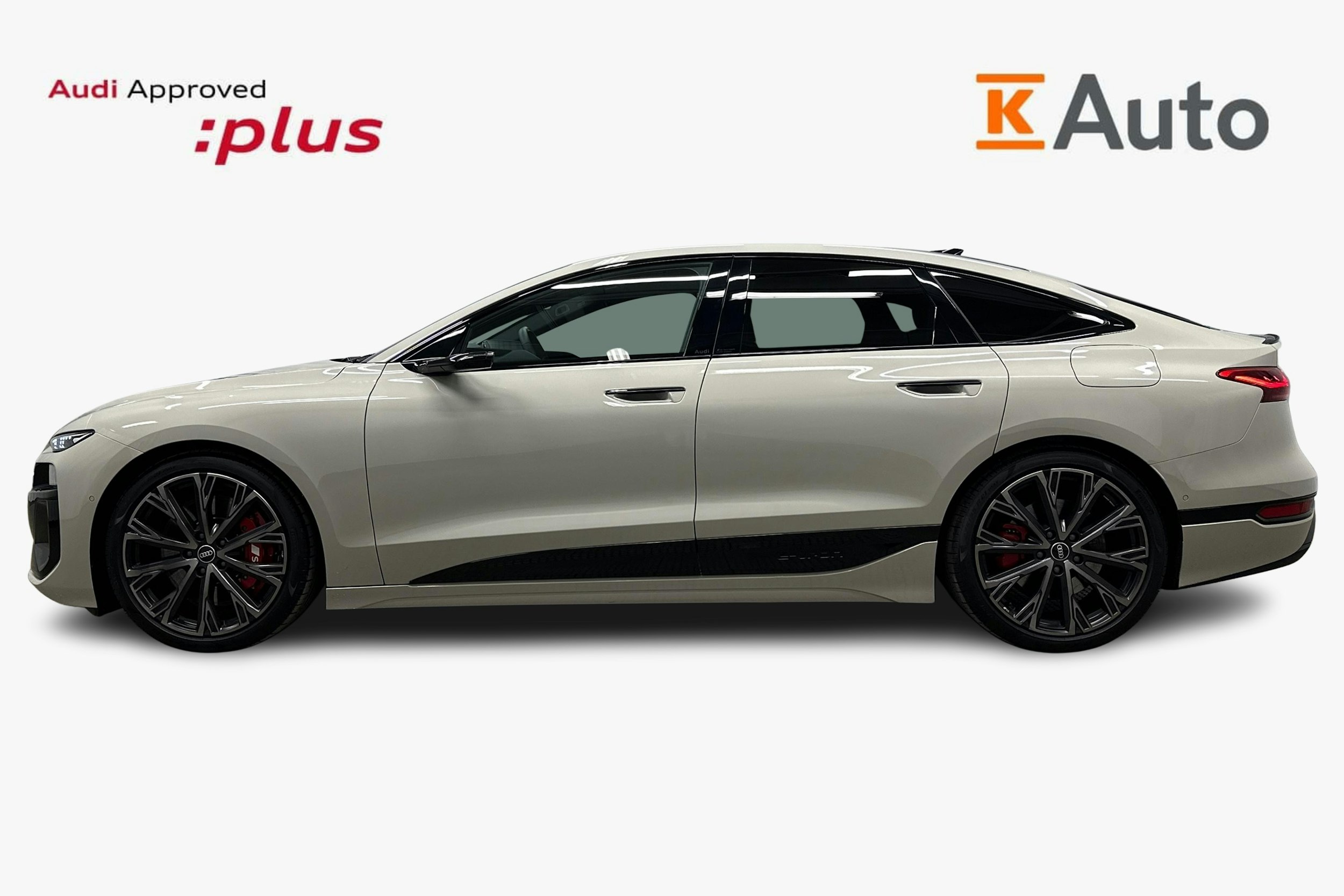beige Audi S6 e-tron 2025 kuva 6.