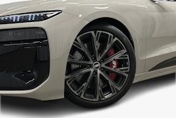 beige Audi S6 e-tron 2025 kuva 11.