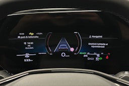 beige Audi S6 e-tron 2025 kuva 24.