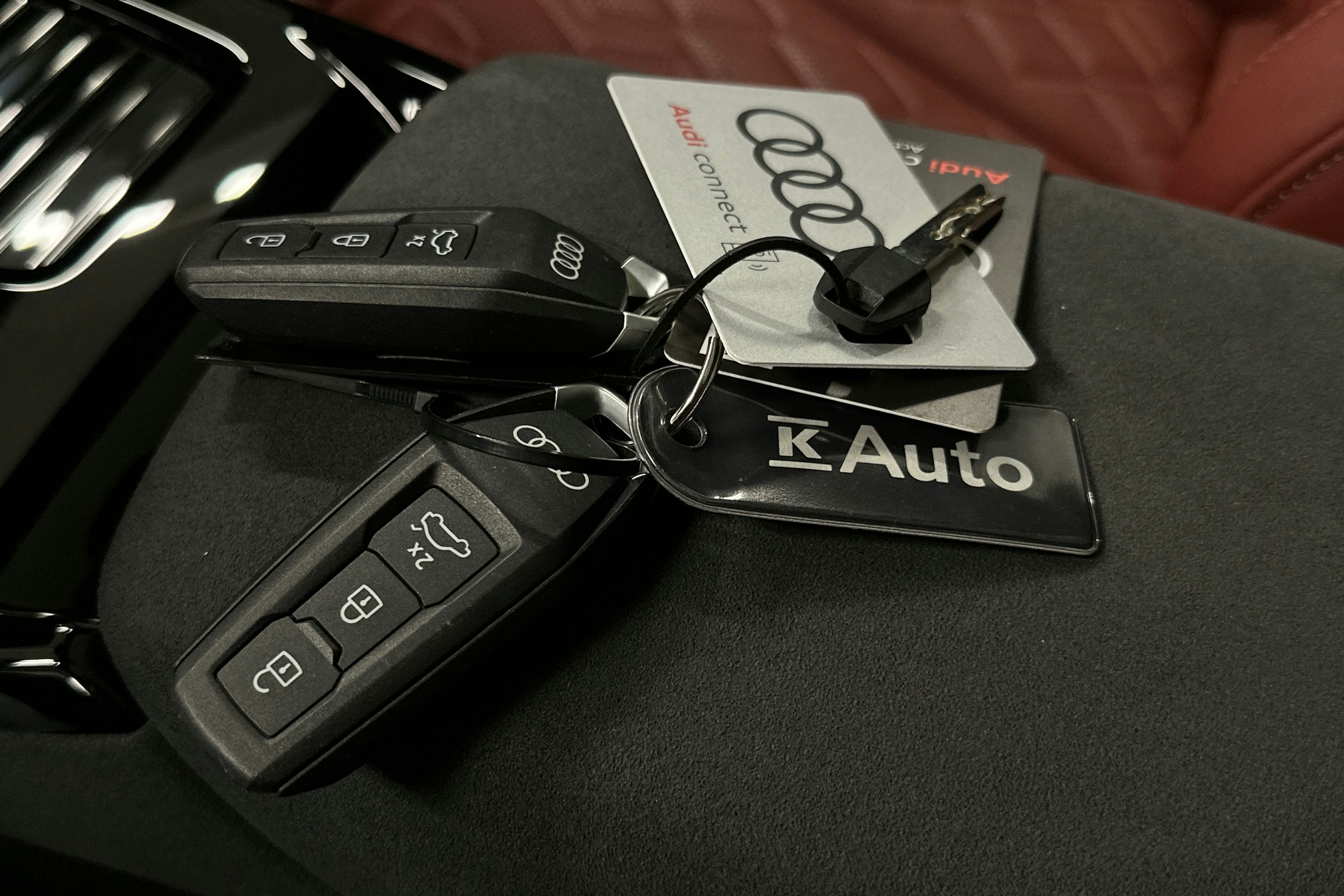 beige Audi S6 e-tron 2025 kuva 42.