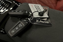 beige Audi S6 e-tron 2025 kuva 42.