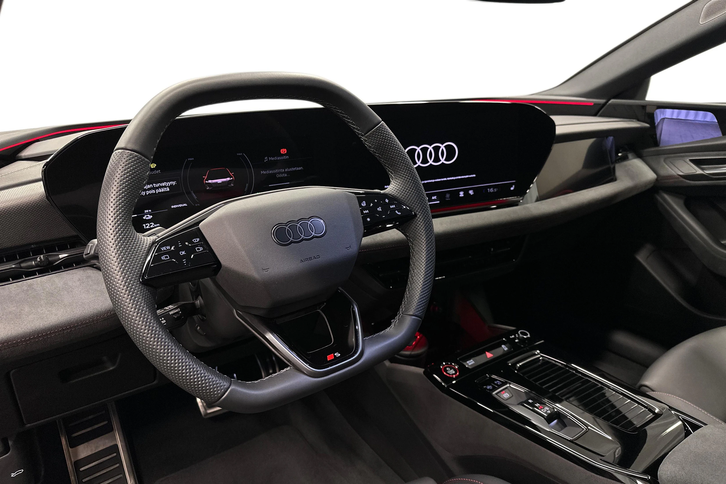 musta Audi S6 e-tron 2025 kuva 6.
