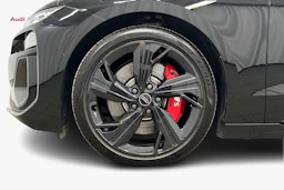 musta Audi S6 e-tron 2025 kuva 9.