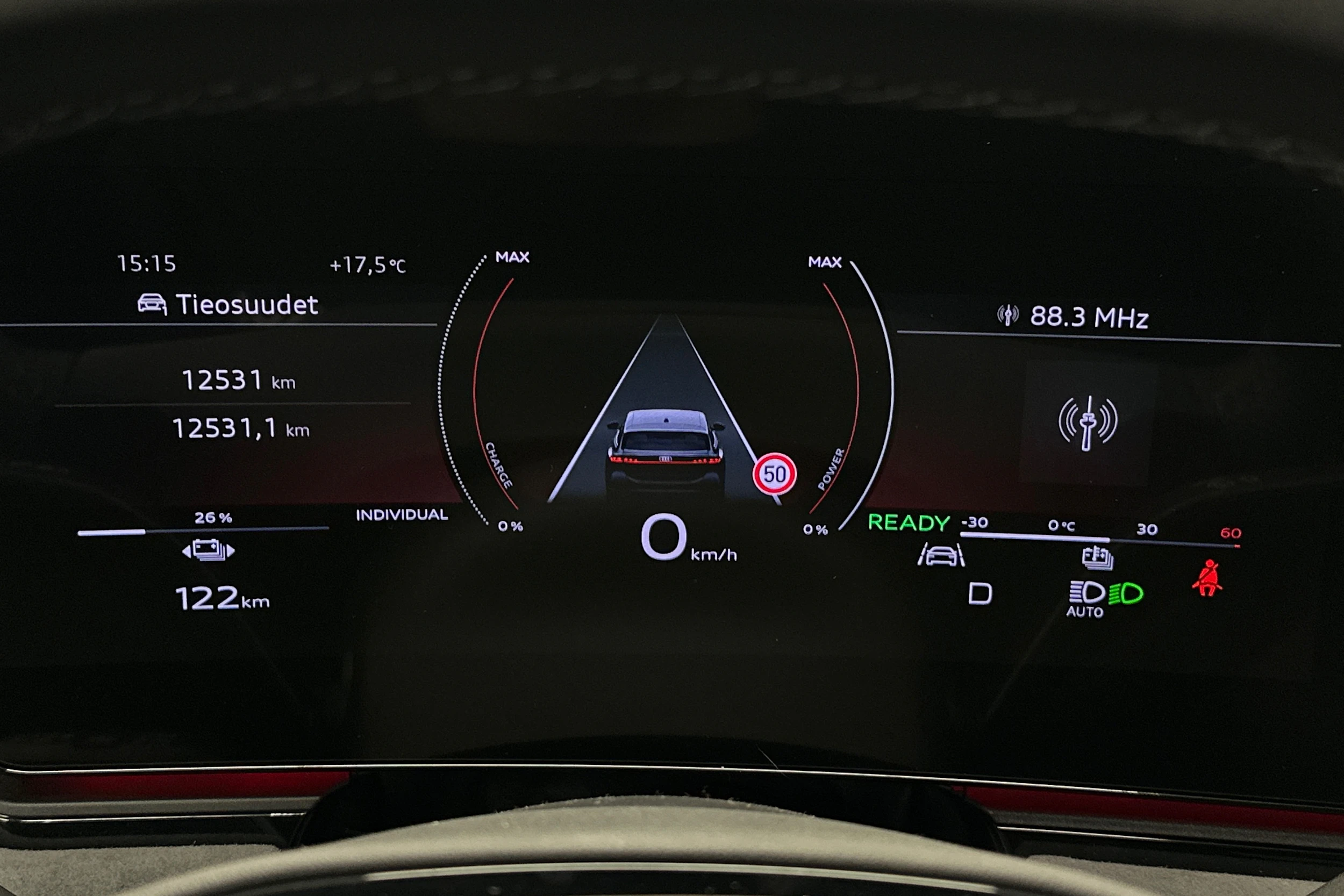 musta Audi S6 e-tron 2025 kuva 13.