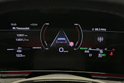 musta Audi S6 e-tron 2025 kuva 13.