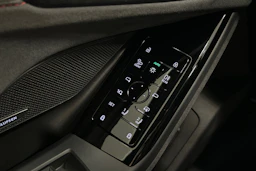musta Audi S6 e-tron 2025 kuva 16.