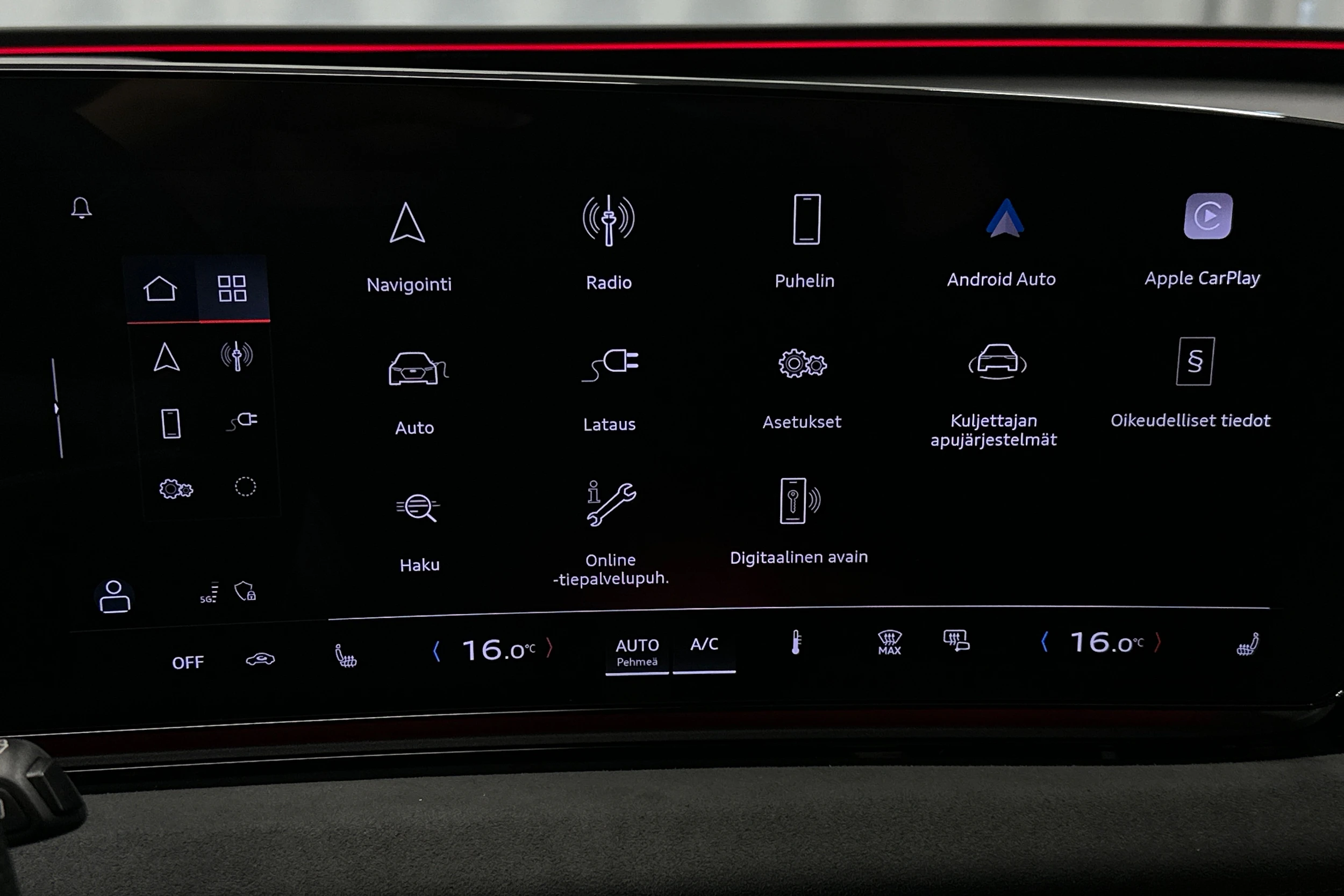 musta Audi S6 e-tron 2025 kuva 20.