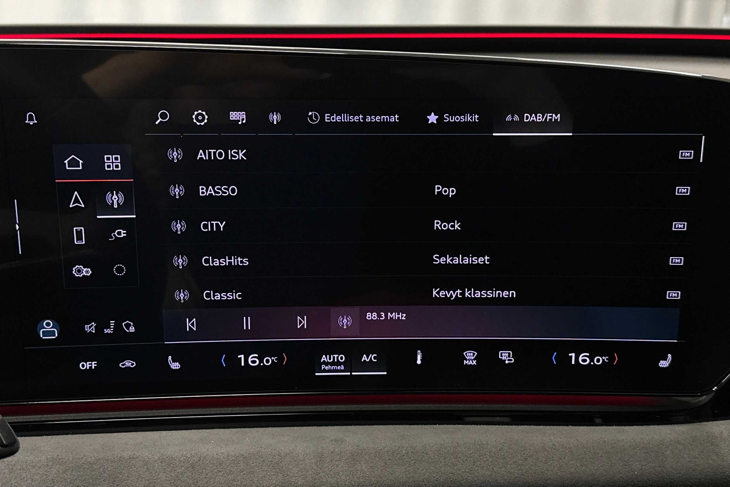 musta Audi S6 e-tron 2025 kuva 22.