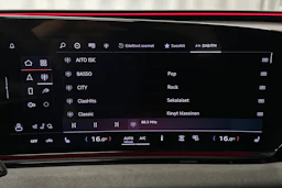 musta Audi S6 e-tron 2025 kuva 22.