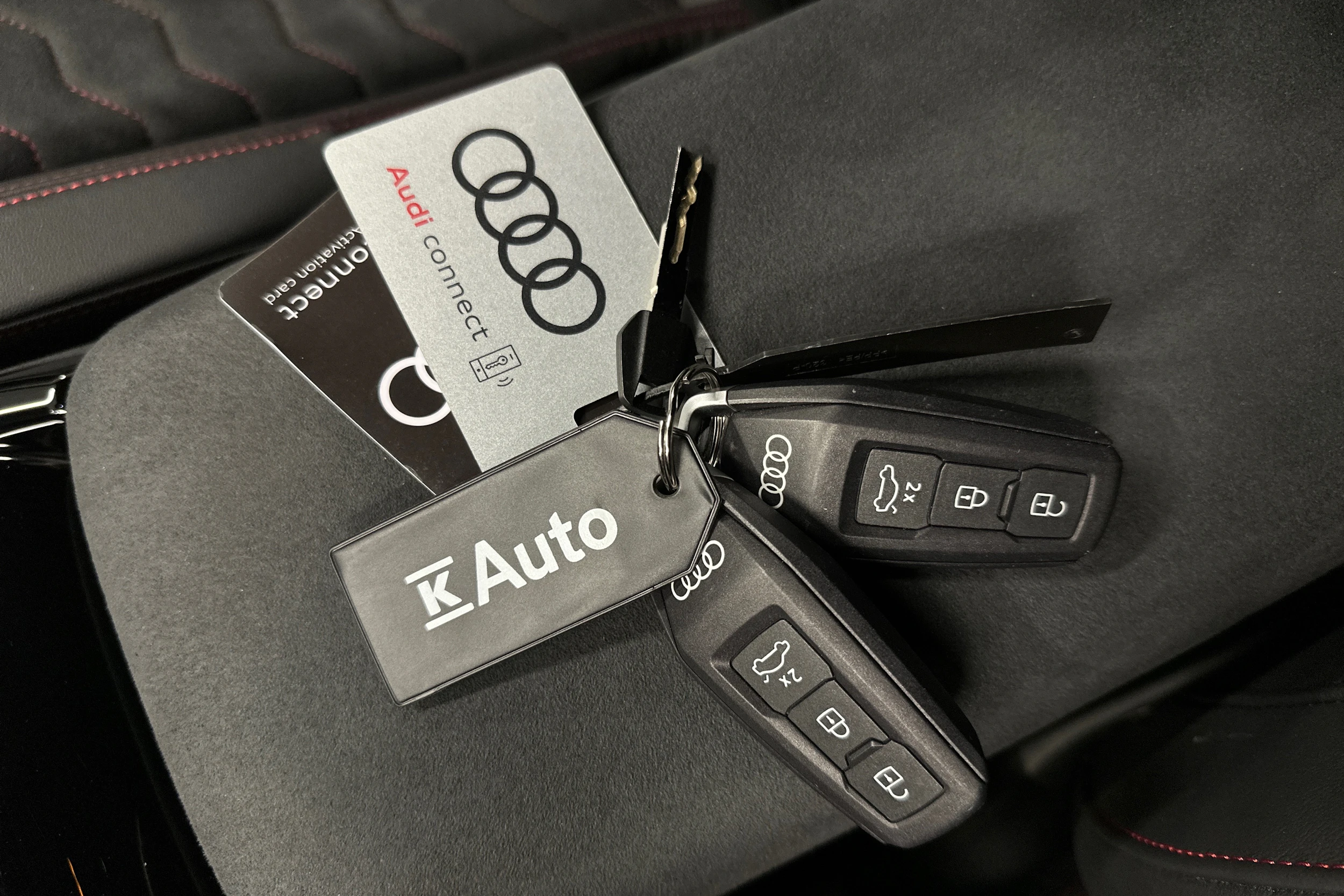 musta Audi S6 e-tron 2025 kuva 43.