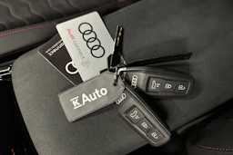 musta Audi S6 e-tron 2025 kuva 43.
