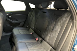 sininen Audi S6 e-tron 2025 kuva 8.