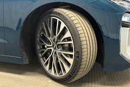 sininen Audi S6 e-tron 2025 kuva 10.