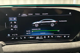 sininen Audi S6 e-tron 2025 kuva 20.