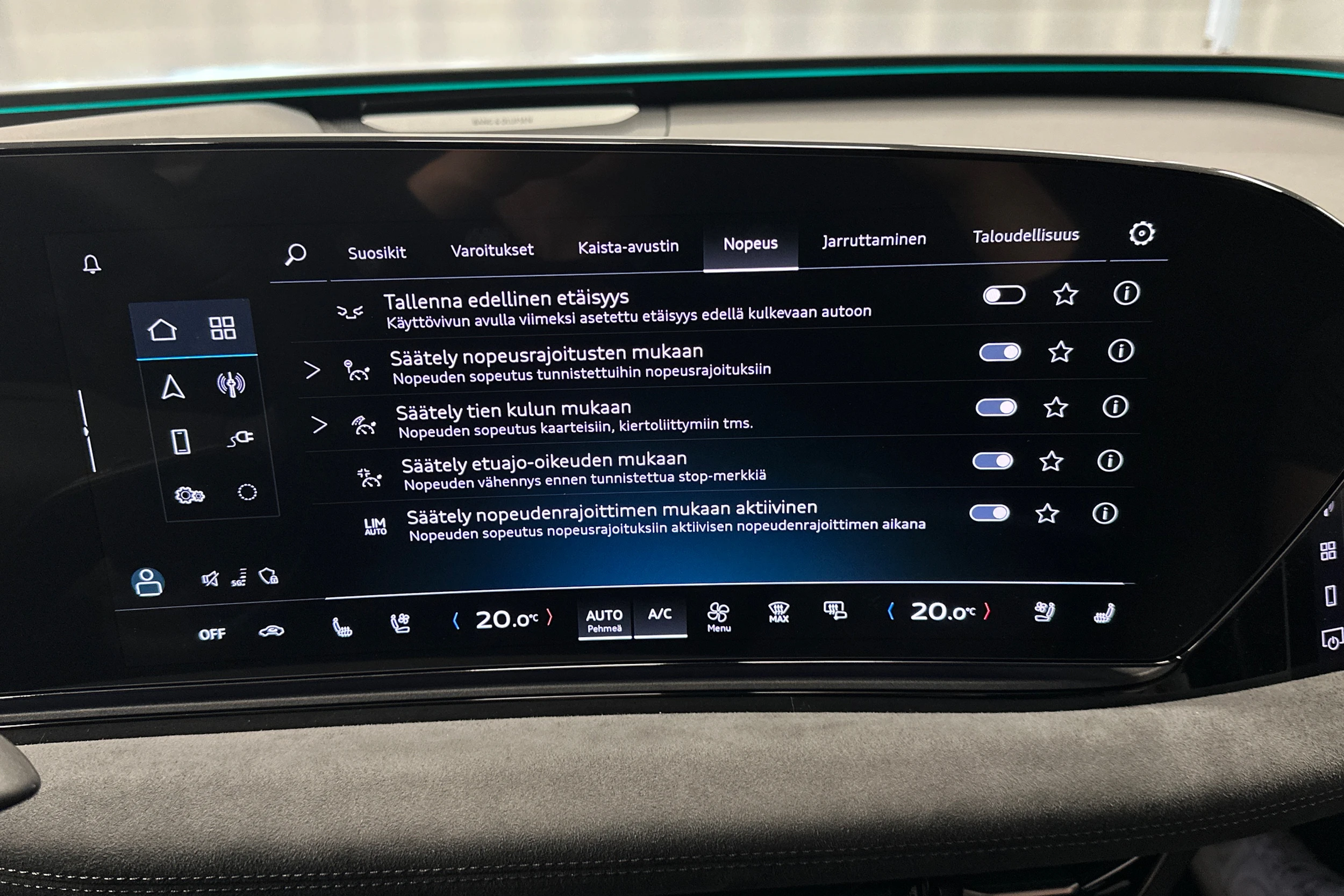 sininen Audi S6 e-tron 2025 kuva 22.