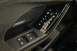 sininen Audi S6 e-tron 2025 kuva 31.