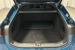 sininen Audi S6 e-tron 2025 kuva 34.