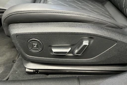 sininen Audi S6 e-tron 2025 kuva 38.