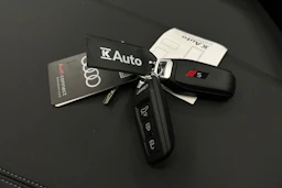 sininen Audi S6 e-tron 2025 kuva 41.