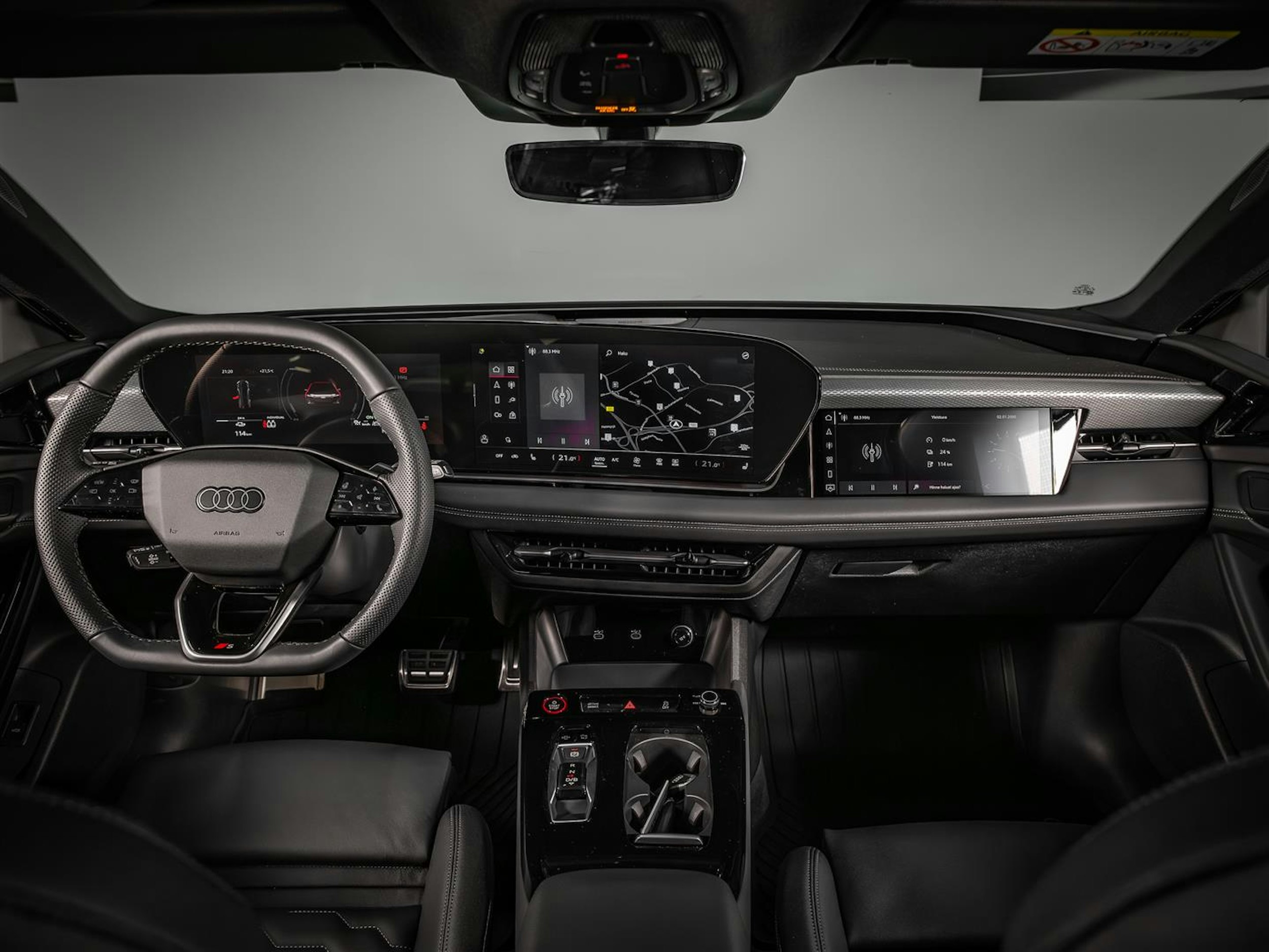 met. sininen Audi S6 e-tron 2025 kuva 16.