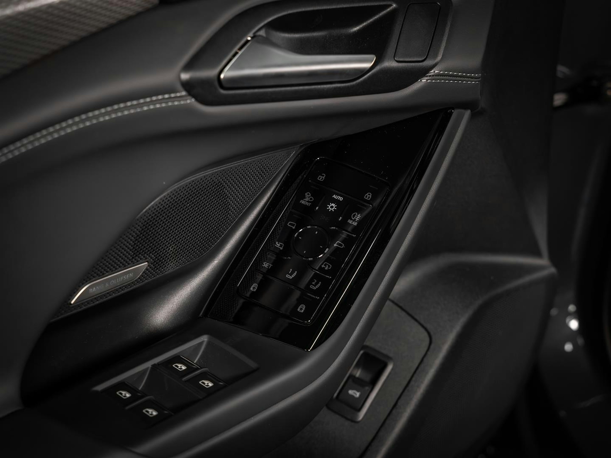 met. sininen Audi S6 e-tron 2025 kuva 18.