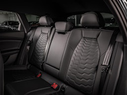 met. sininen Audi S6 e-tron 2025 kuva 21.