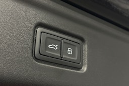 musta Audi S6 e-tron 2025 kuva 14.