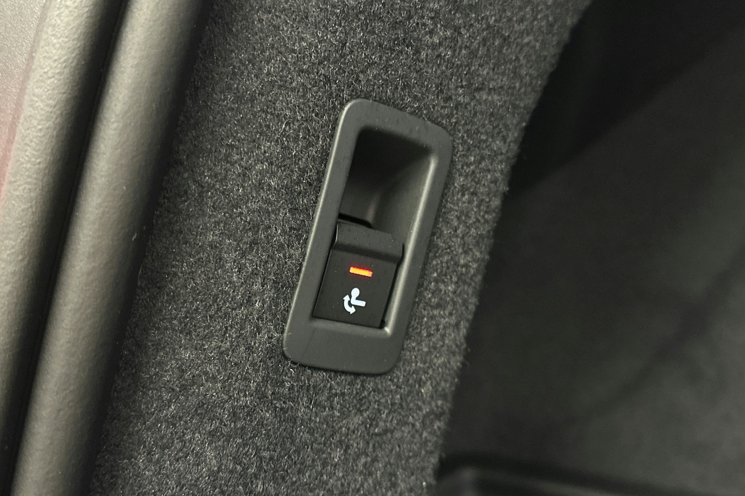 musta Audi S6 e-tron 2025 kuva 15.