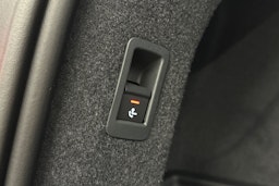 musta Audi S6 e-tron 2025 kuva 15.