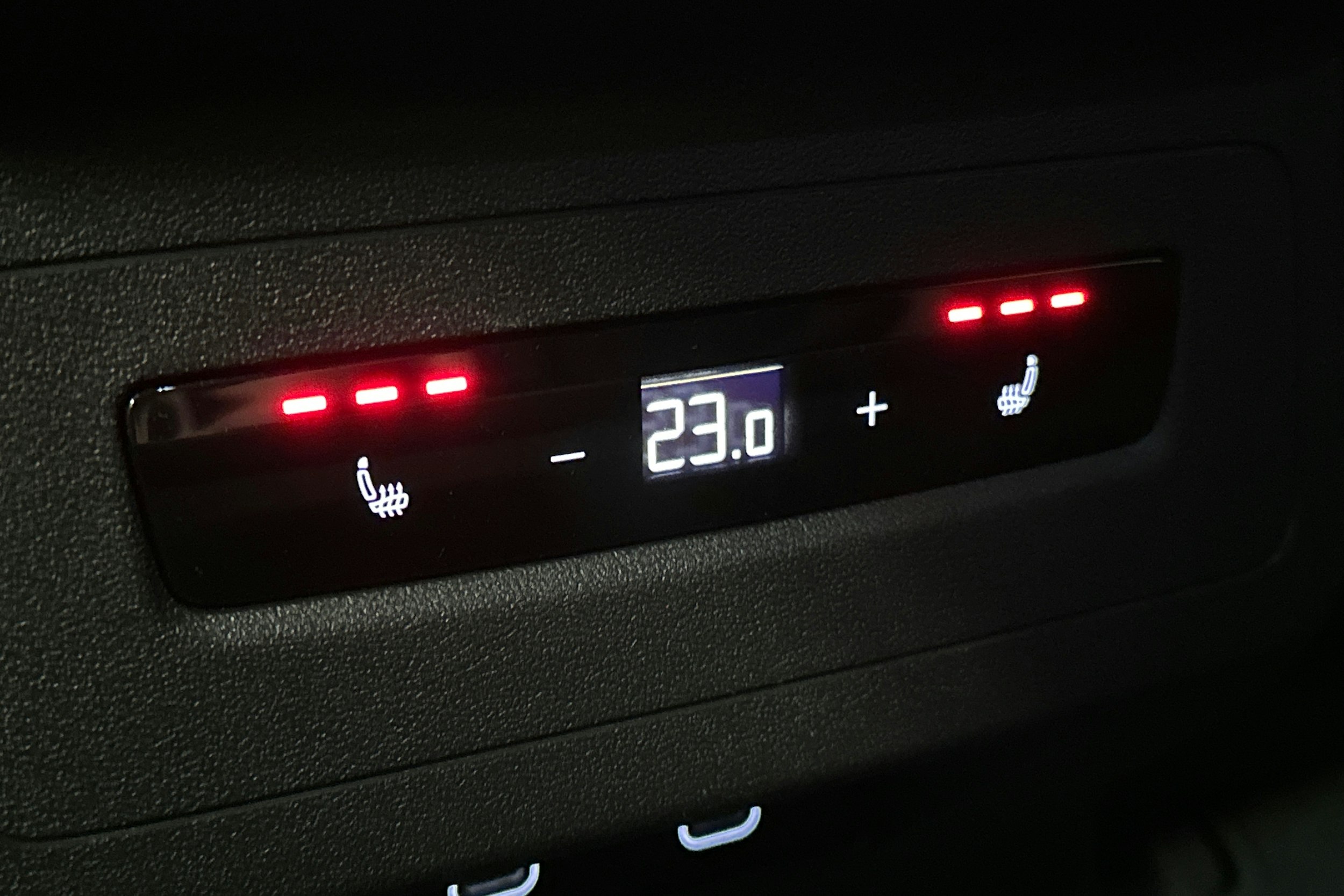 musta Audi S6 e-tron 2025 kuva 16.