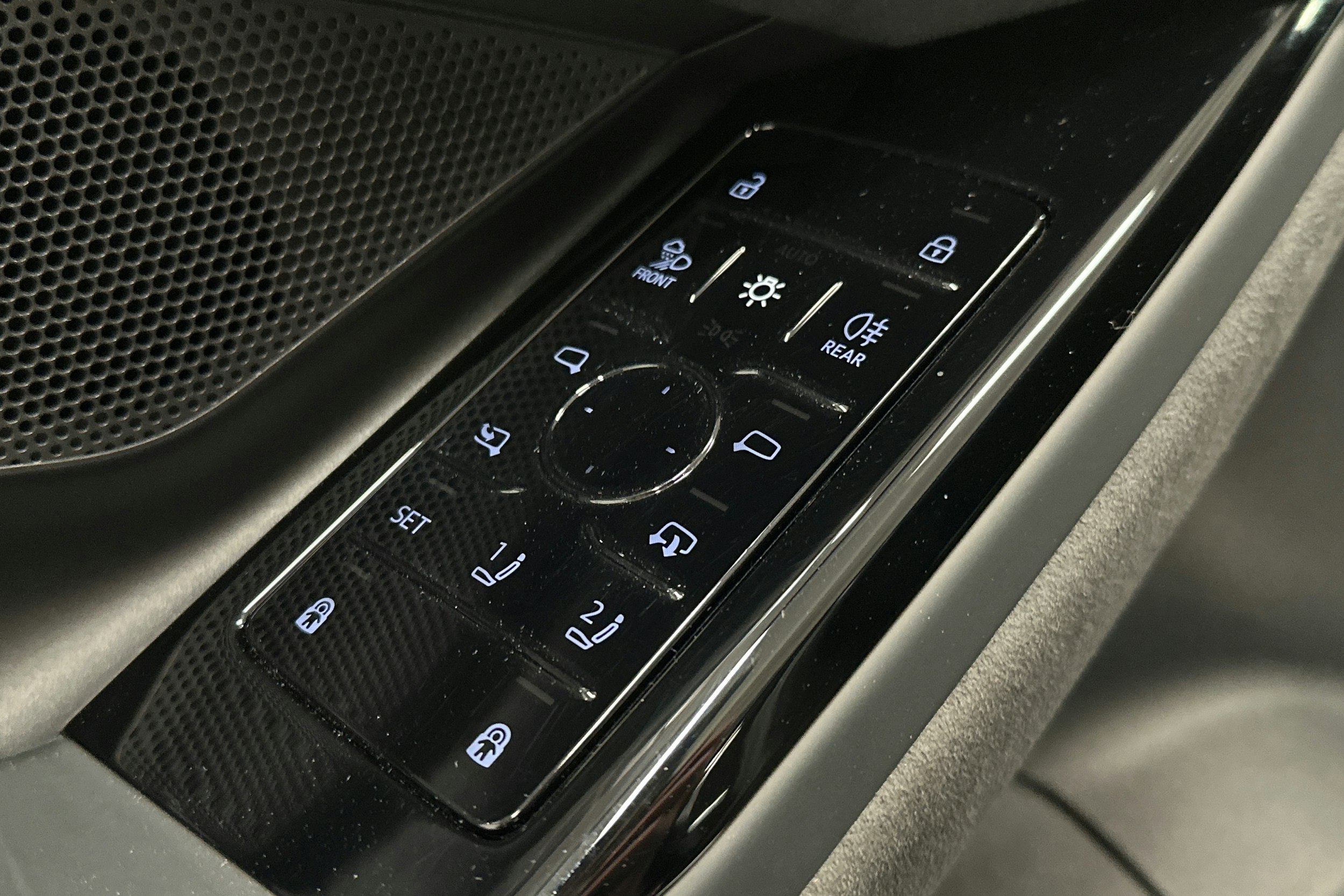 musta Audi S6 e-tron 2025 kuva 19.