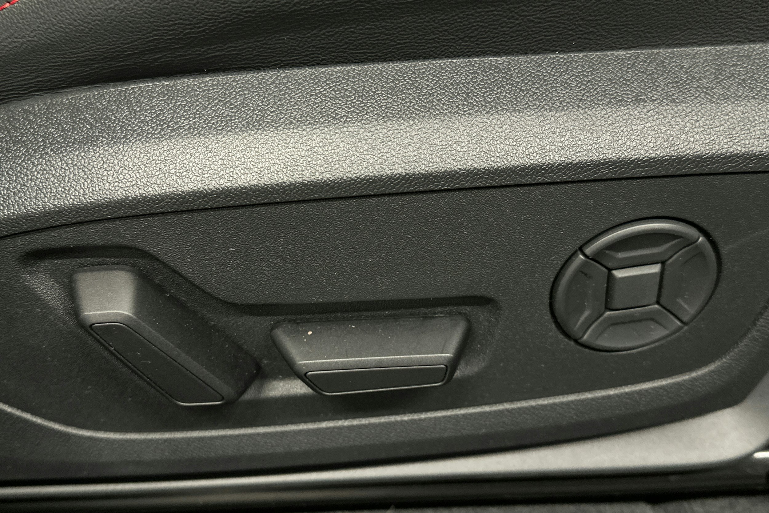 musta Audi S6 e-tron 2025 kuva 20.