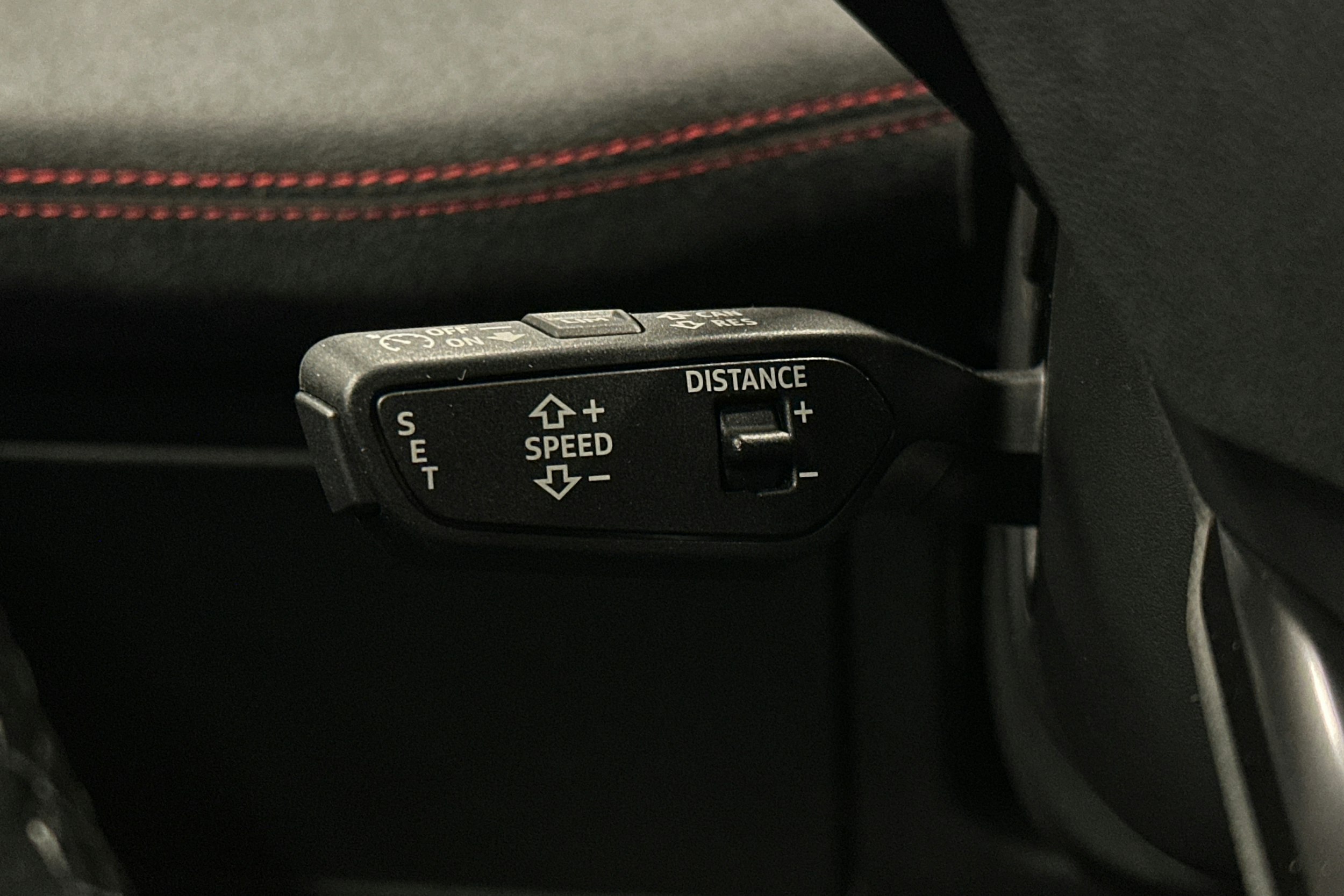 musta Audi S6 e-tron 2025 kuva 25.