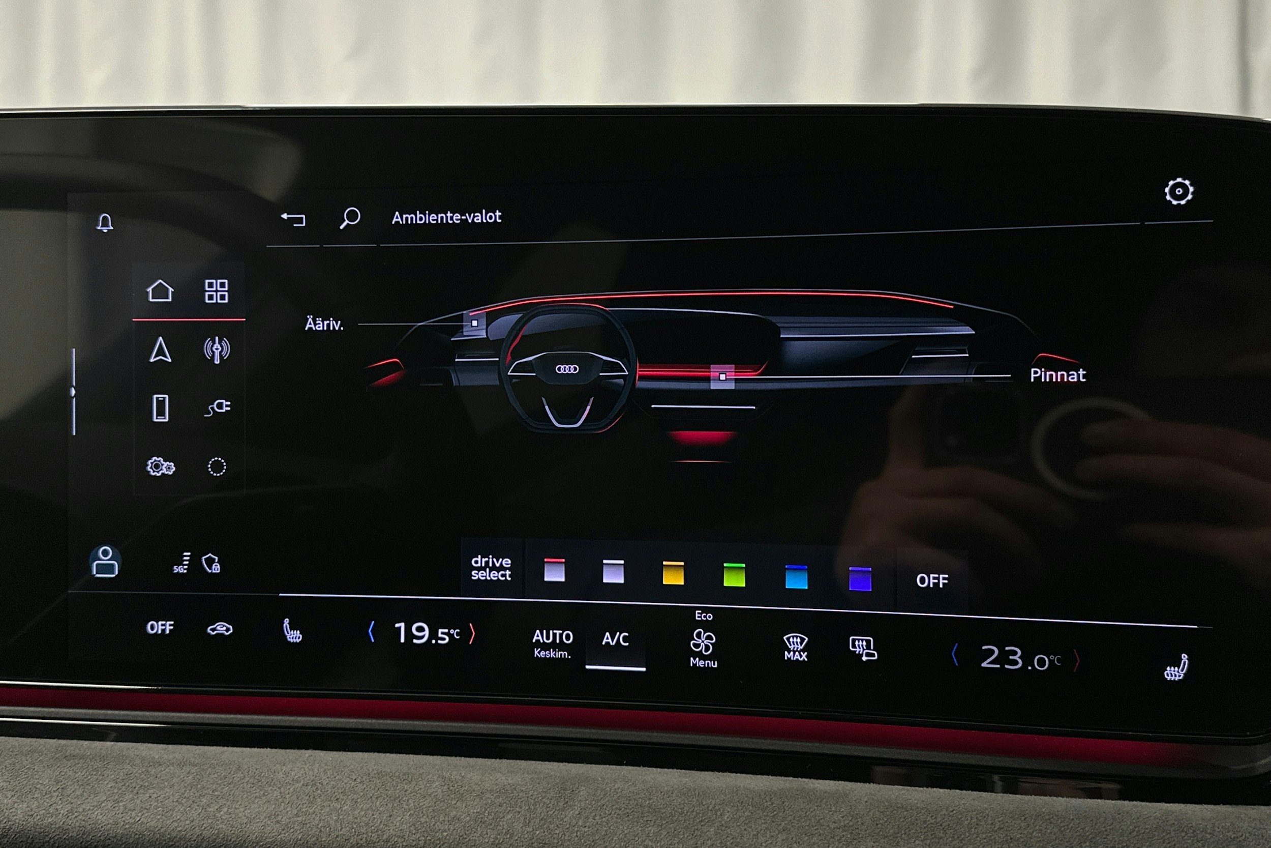 musta Audi S6 e-tron 2025 kuva 30.