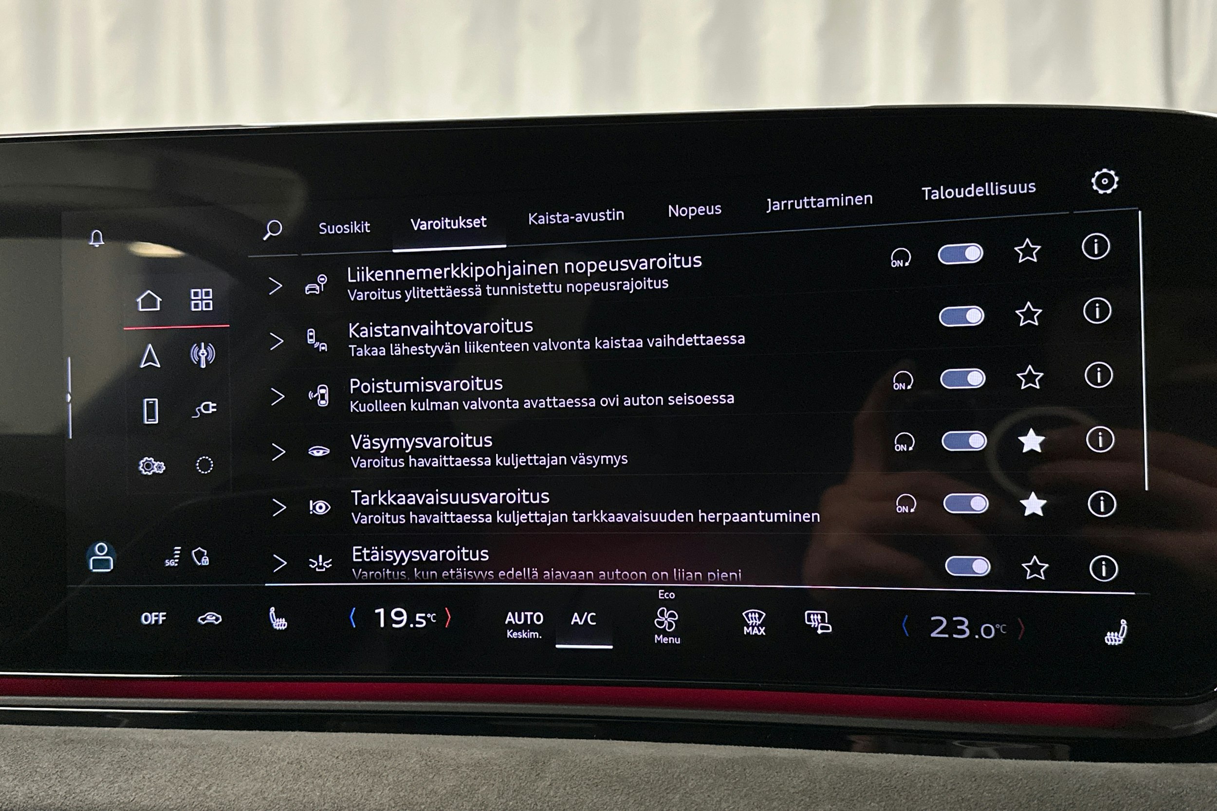 musta Audi S6 e-tron 2025 kuva 32.