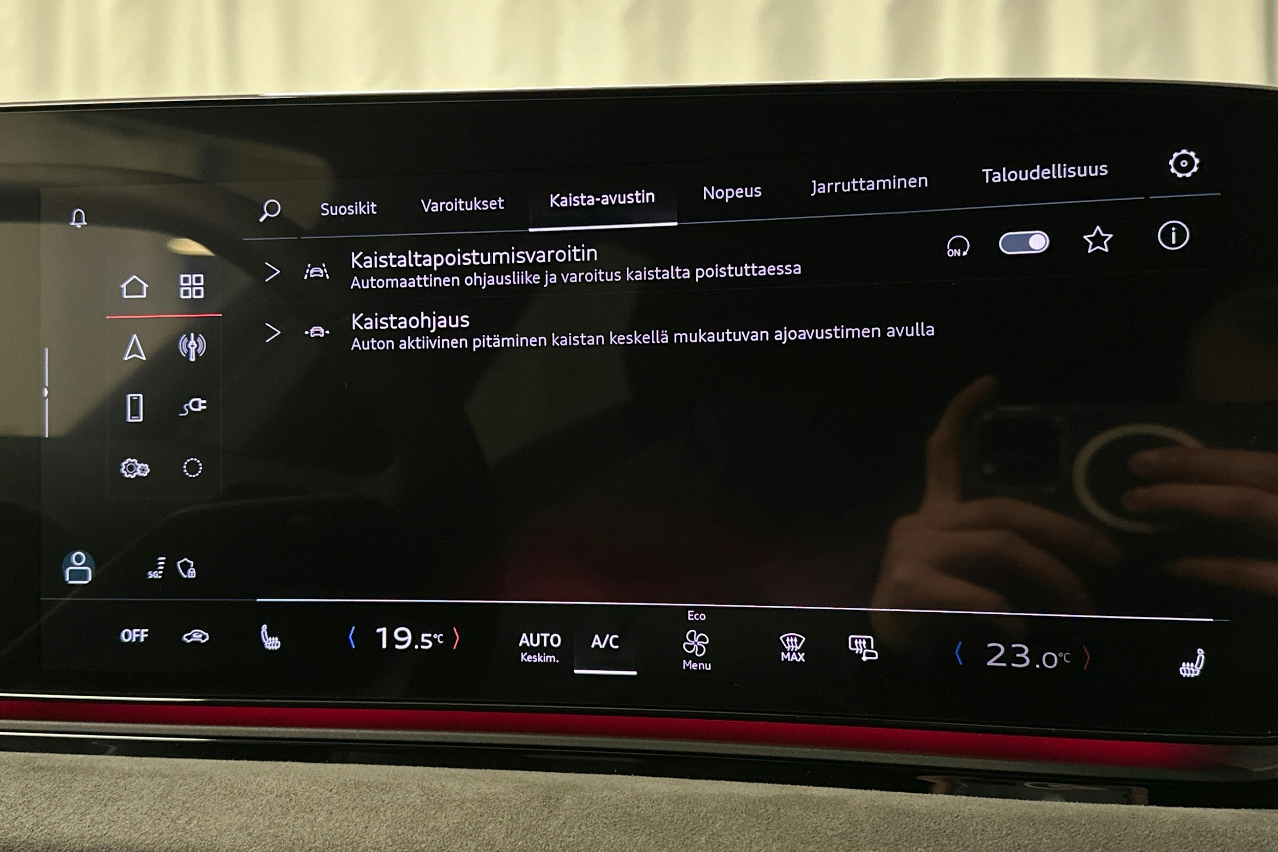 musta Audi S6 e-tron 2025 kuva 34.