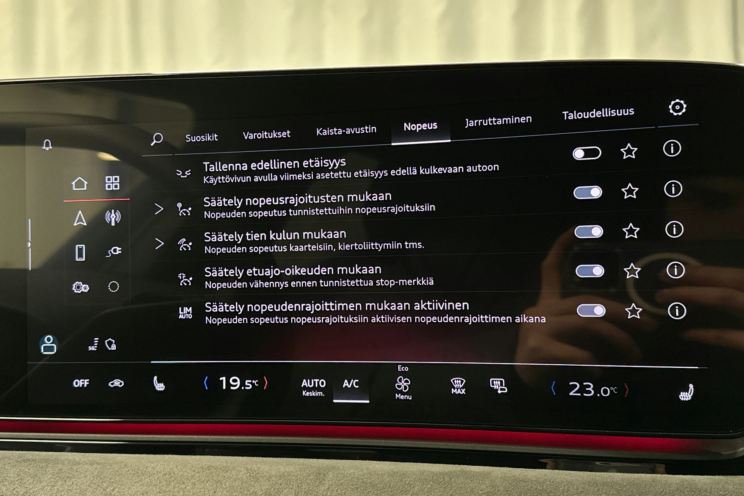 musta Audi S6 e-tron 2025 kuva 35.