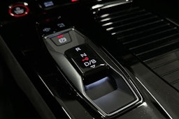 musta Audi S6 e-tron 2025 kuva 39.