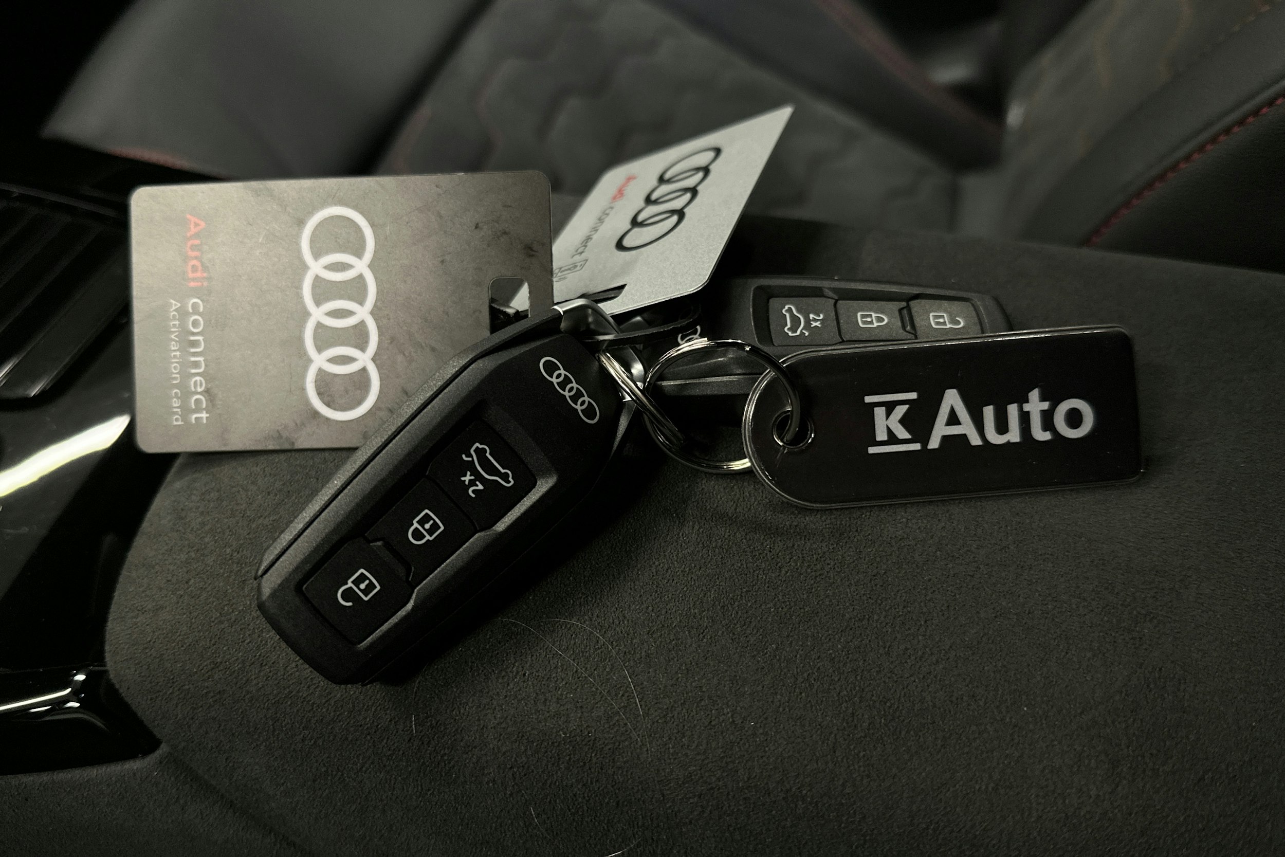 musta Audi S6 e-tron 2025 kuva 41.