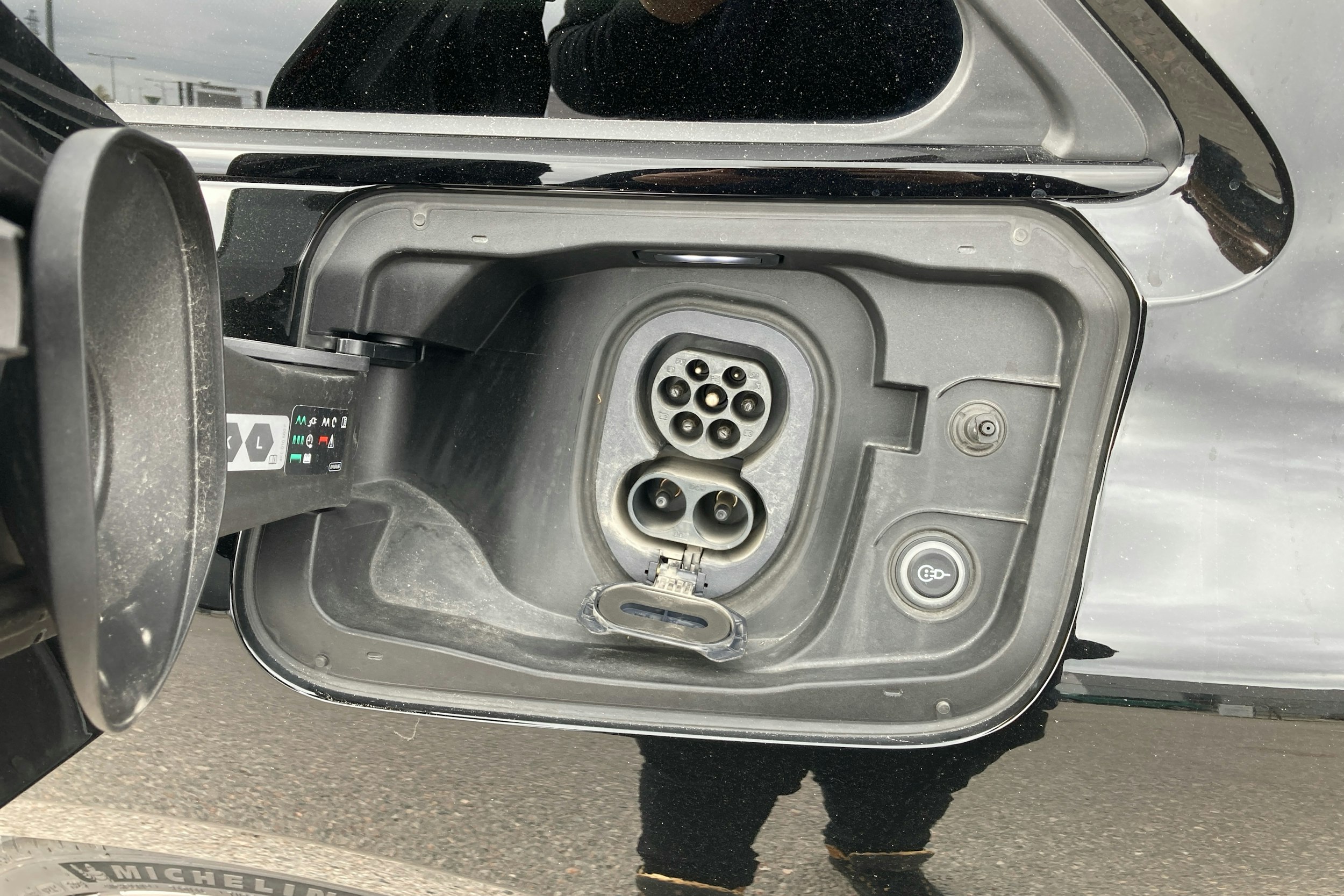 musta Audi S6 e-tron 2025 kuva 23.
