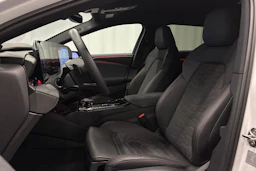 valkoinen Audi S6 e-tron 2025 kuva 14.
