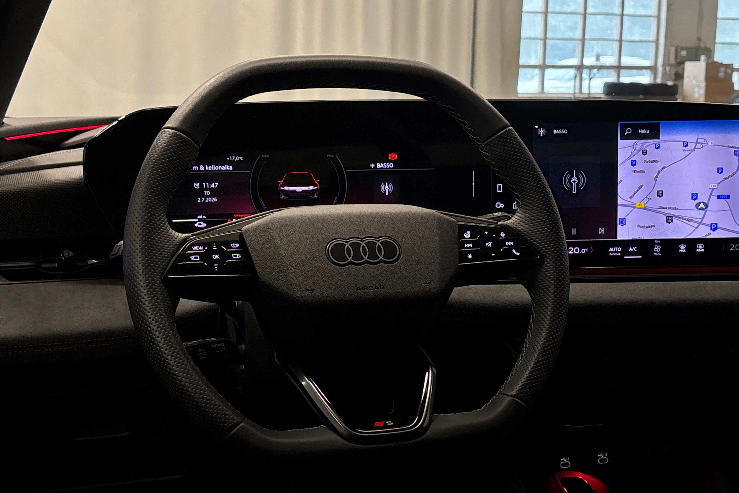 valkoinen Audi S6 e-tron 2025 kuva 19.
