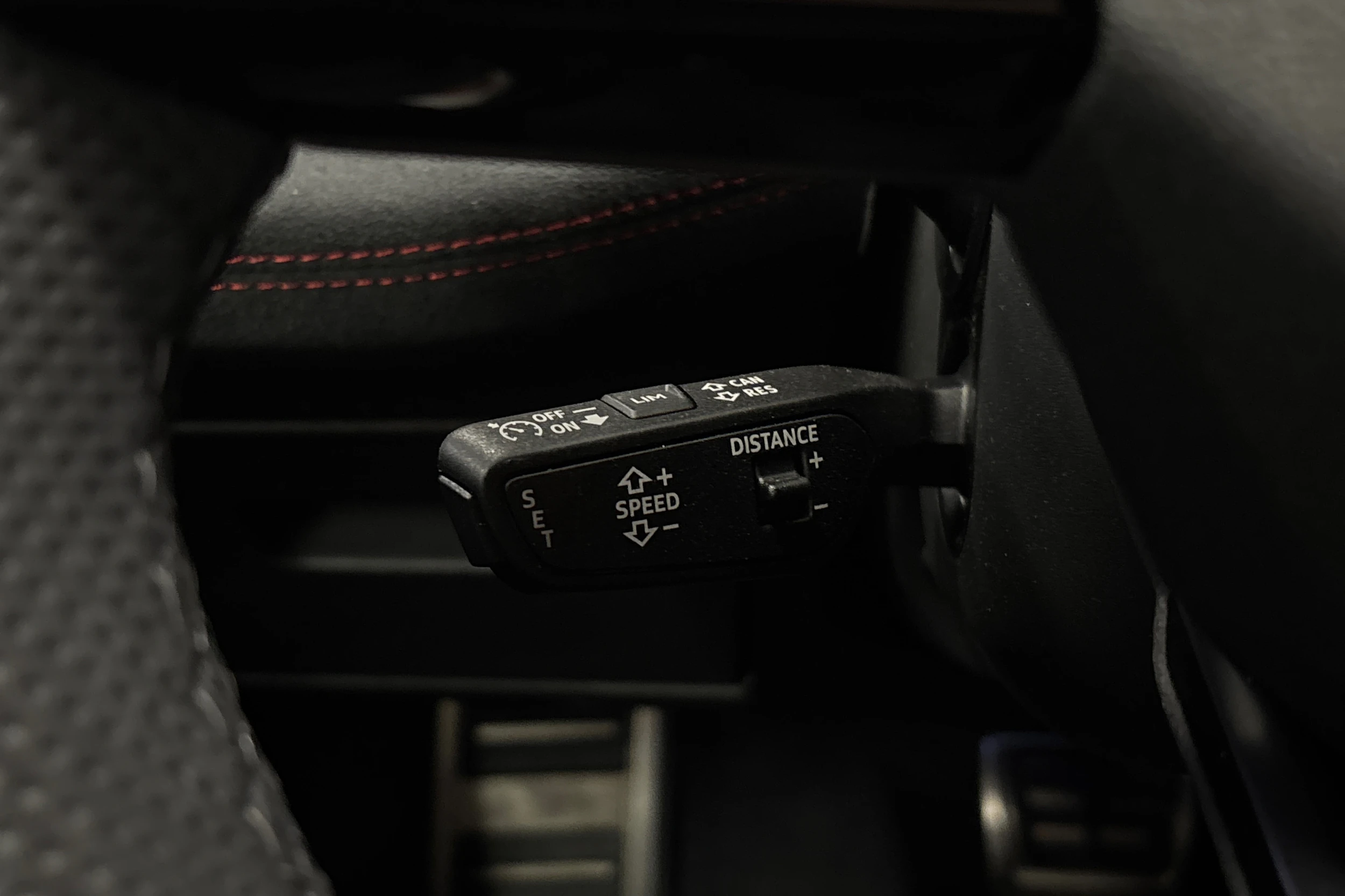 valkoinen Audi S6 e-tron 2025 kuva 22.