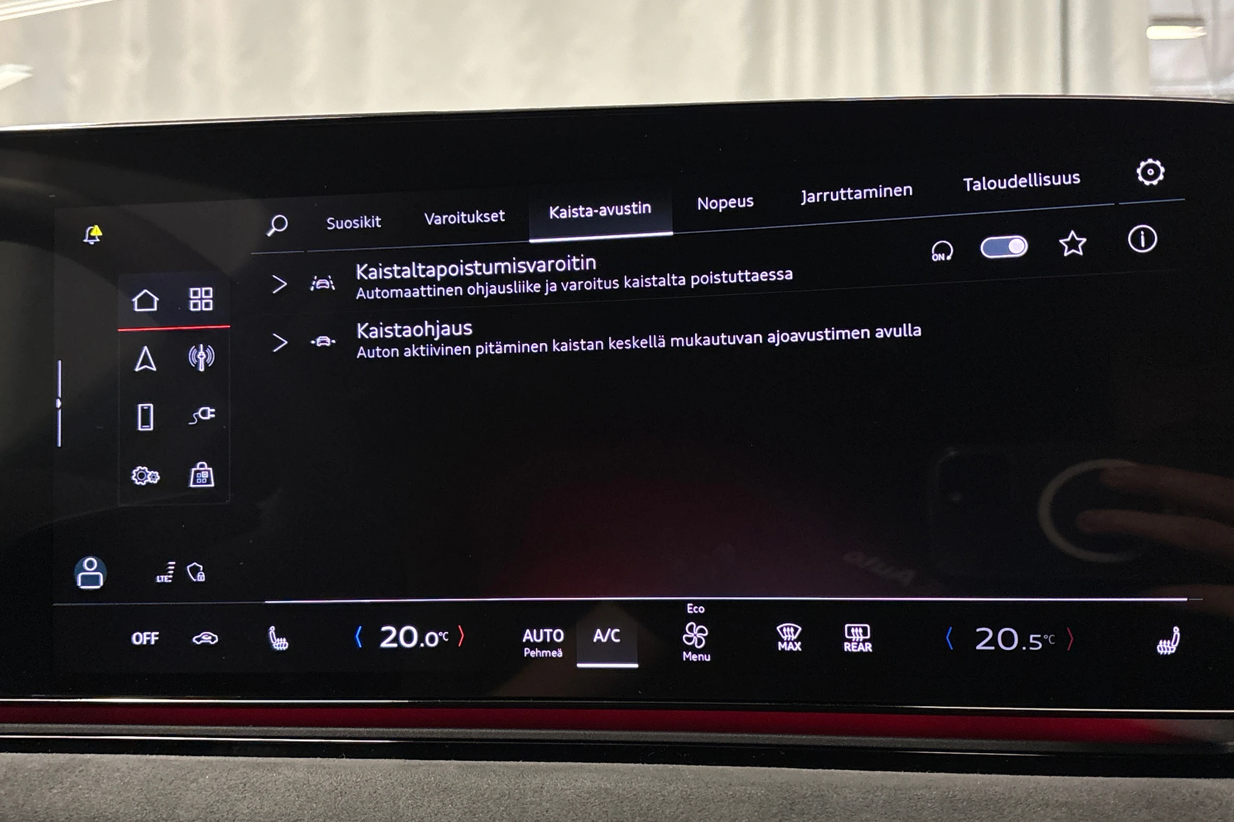 valkoinen Audi S6 e-tron 2025 kuva 30.