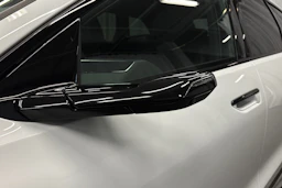 valkoinen Audi S6 e-tron 2025 kuva 39.
