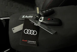 valkoinen Audi S6 e-tron 2025 kuva 40.
